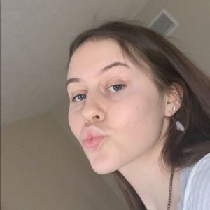 Meet your Posher, Makayla